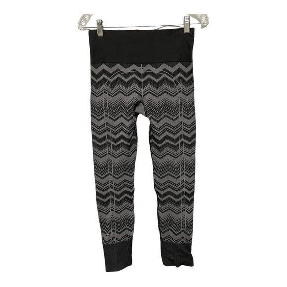 Lululemon Ebb to Street Black Grey Chevron Compression Legging Tights - Picture 3 of 7